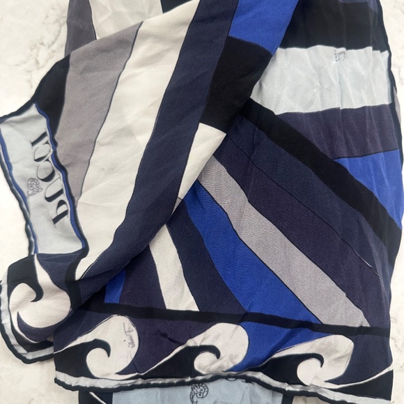 Pucci Silk Scarf 100% Authentic - Picture 4 of 4